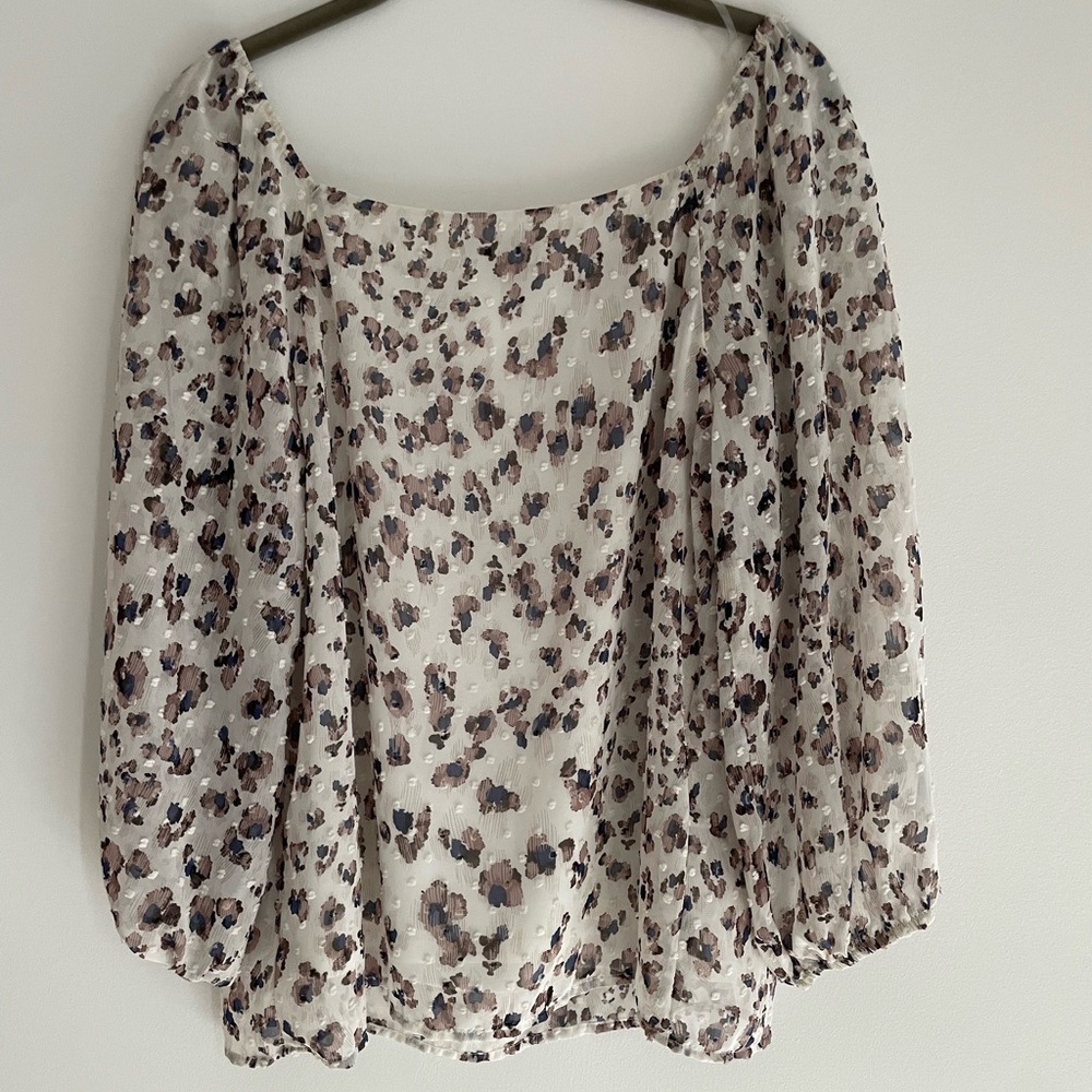 Gilli Cheetah Print Blouse Size: Large - image 3